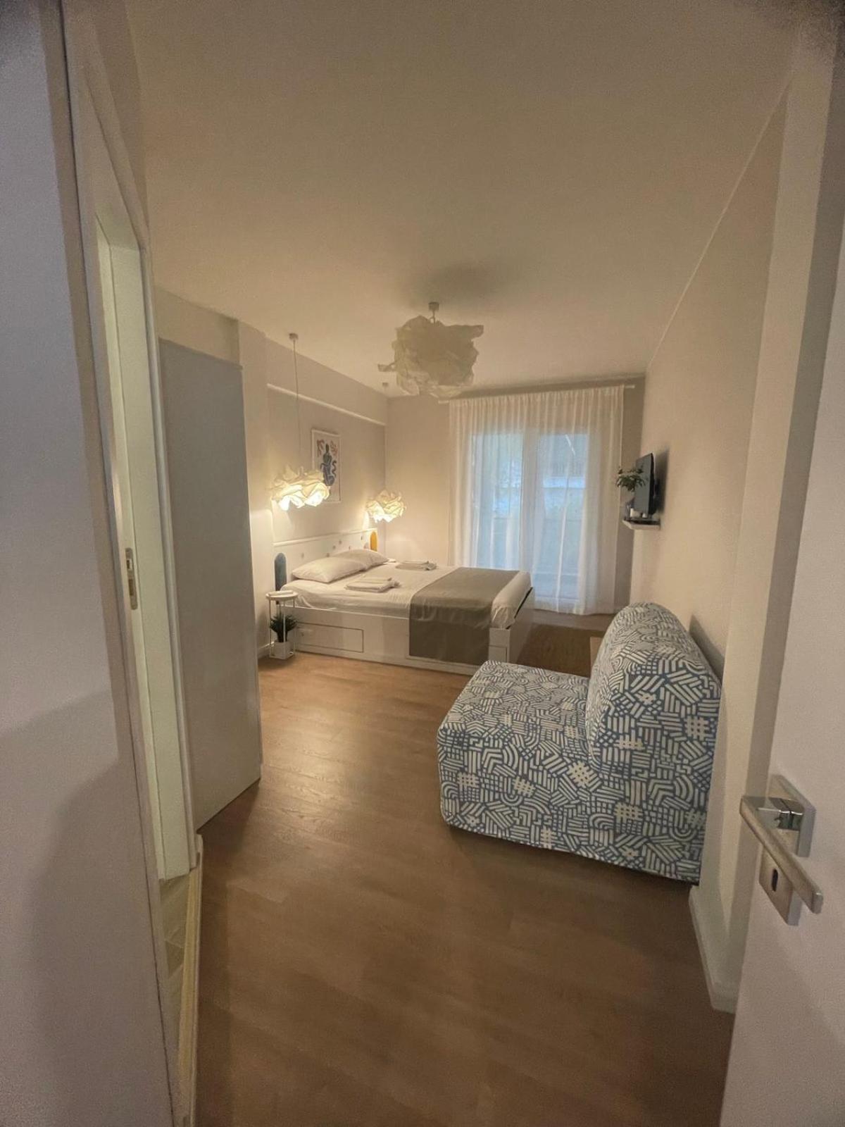 Sea Esta Apartment Néa Péramos 外观 照片